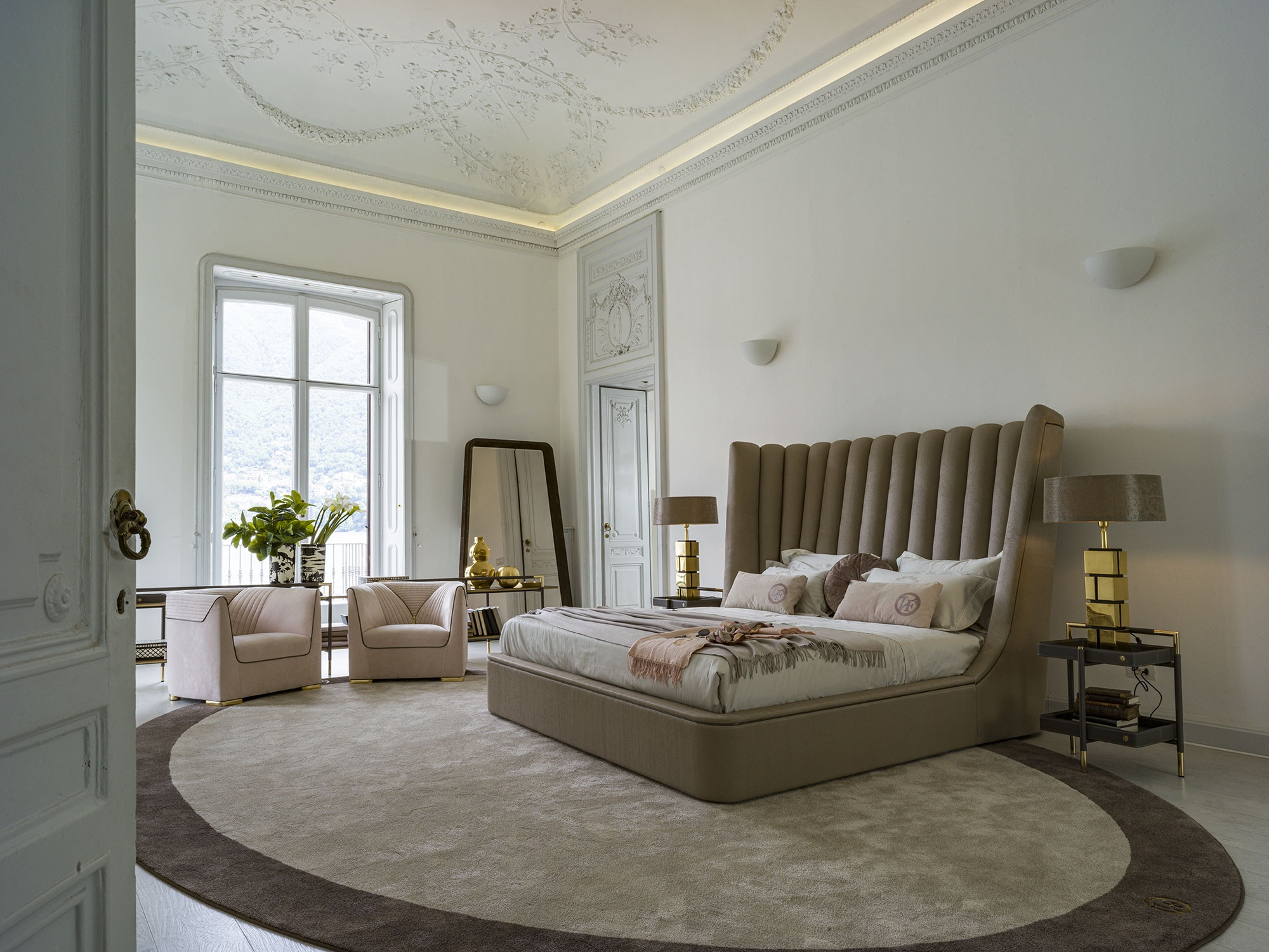Кровать Vittoria Frigerio Farnese Кровать Vittoria Frigerio Farnese (Италия)
