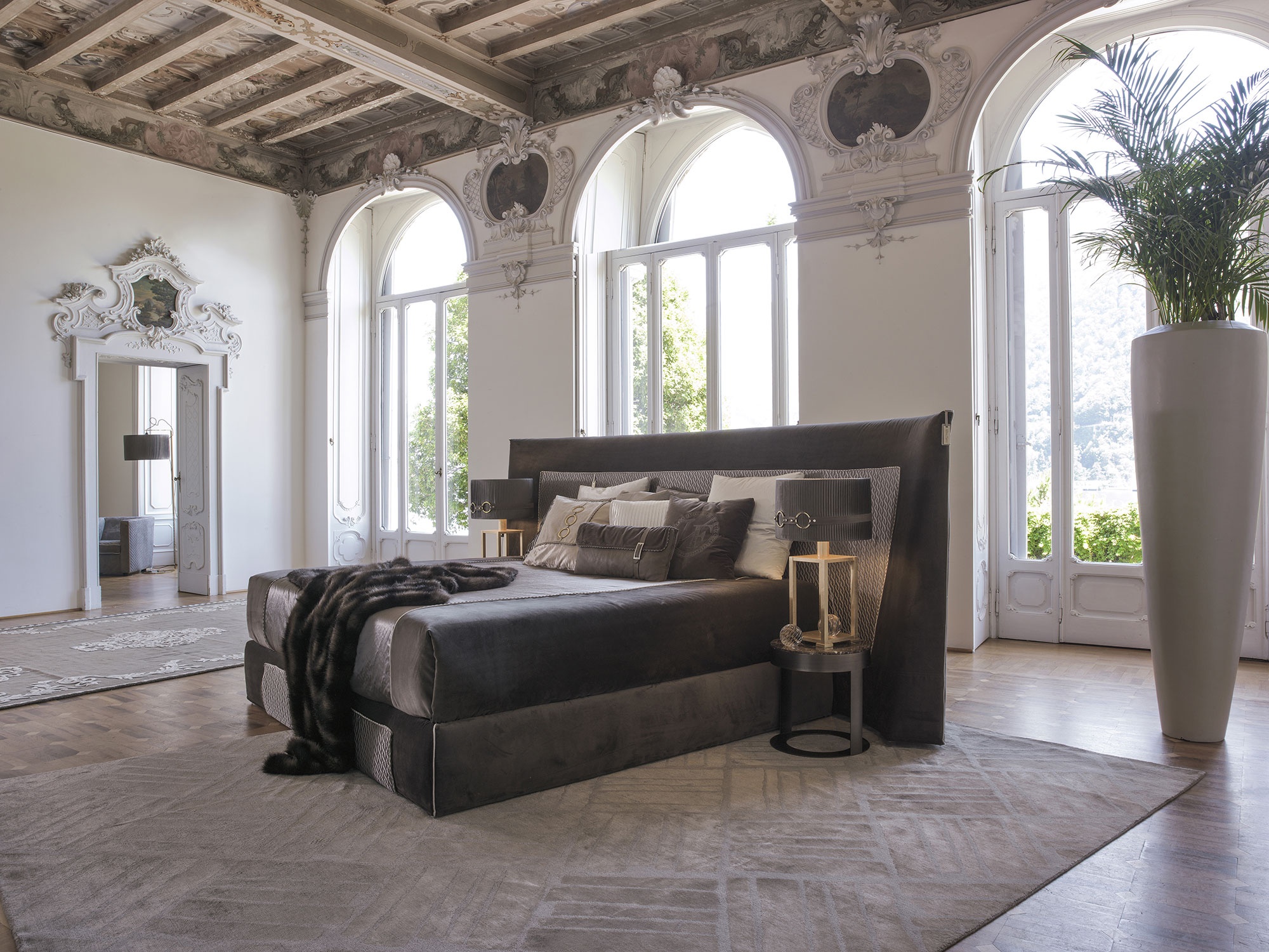 Тумба прикроватная Vittoria Frigerio Biffi (Италия)