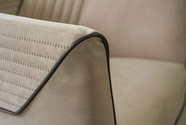 Кресло Vittoria Frigerio Diana 4 Кресло Vittoria Frigerio Diana (Италия) 4