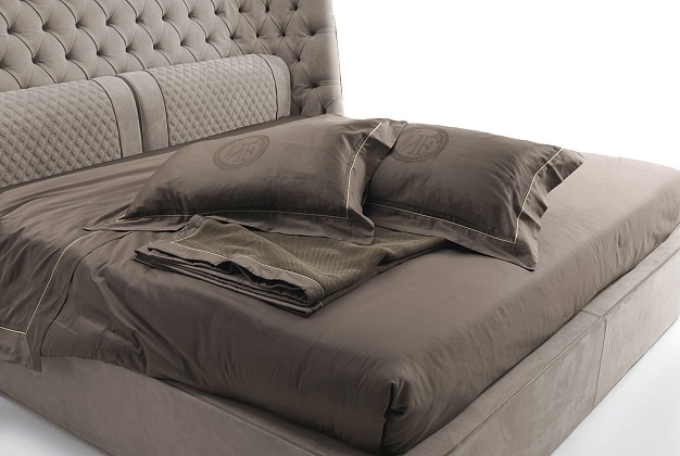 Кровать Vittoria Frigerio Medici 3 Кровать Vittoria Frigerio Medici (Италия) 3