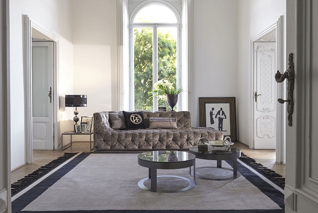Диван Vittoria Frigerio Caracciolo 4 Диван Vittoria Frigerio Caracciolo (Италия) 4