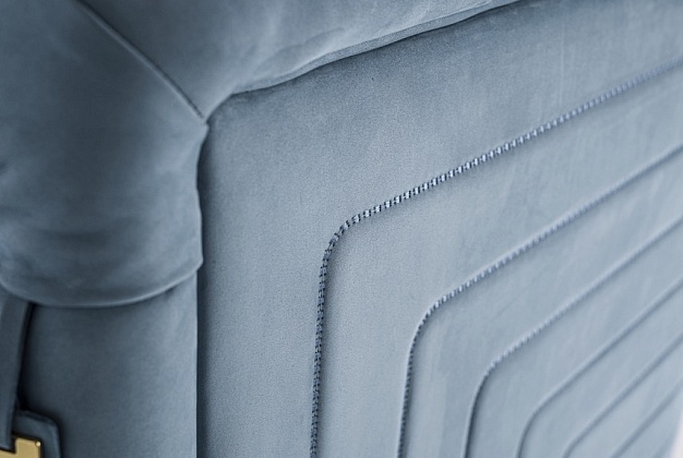 Диван Vittoria Frigerio Caracciolo 11 Диван Vittoria Frigerio Caracciolo (Италия) 11