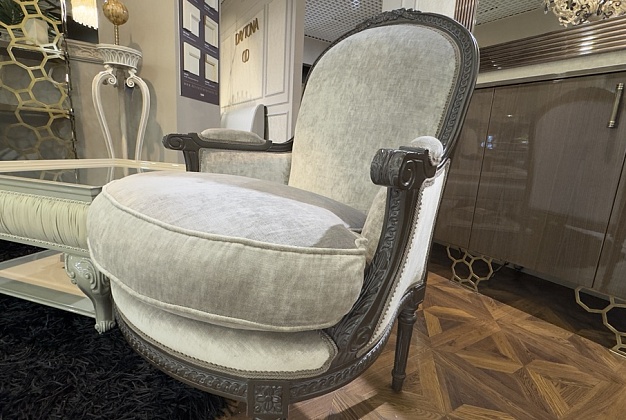 Кресло Angelo Cappellini 6350 3 Кресло Angelo Cappellini 6350 (Италия) 3