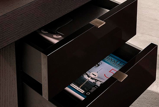 Стол письменный Minotti Сarson 2 Стол письменный Minotti Сarson (Италия) 2
