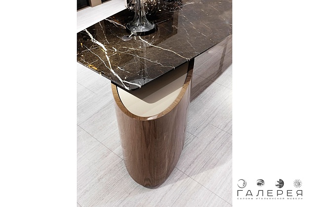 Кабинет Visionnaire Wilshire 3 Кабинет Visionnaire Wilshire (Италия) 3
